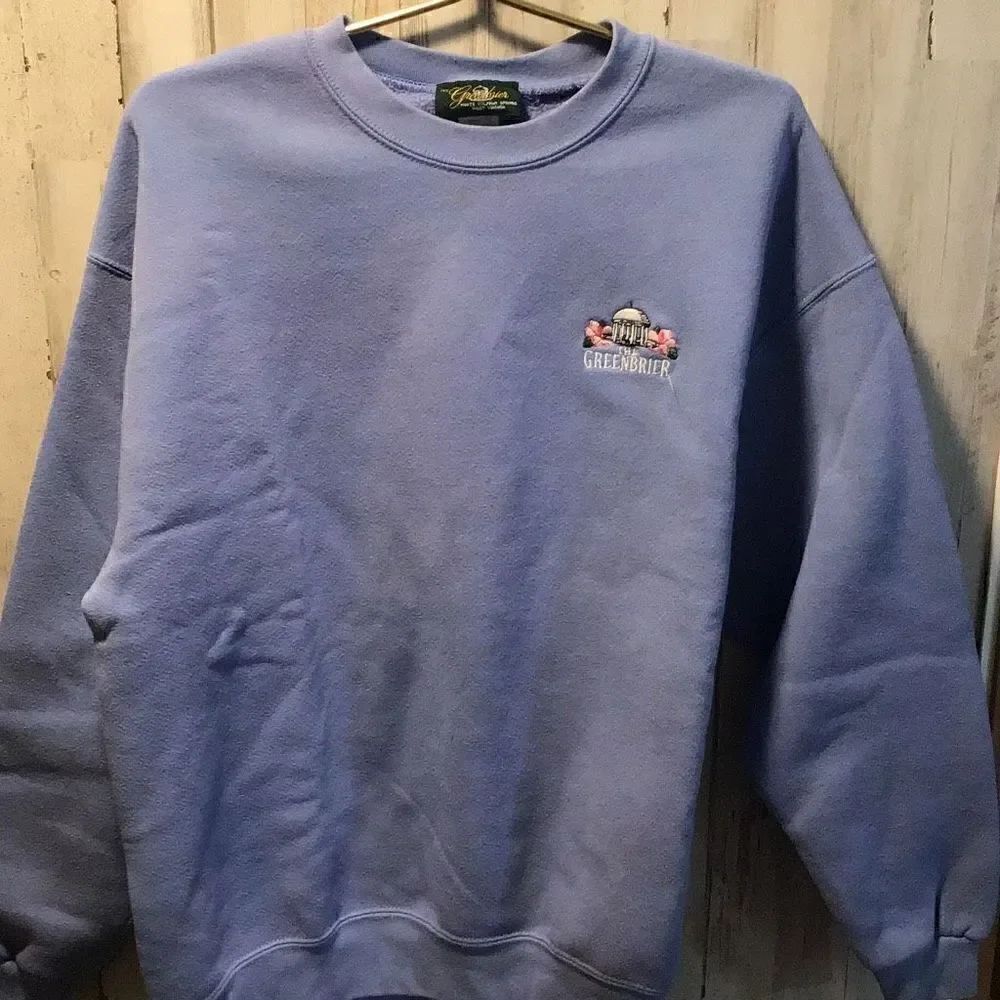 Sweatshirt Vintage sweatshirt from the Greenbrier￼ Size large